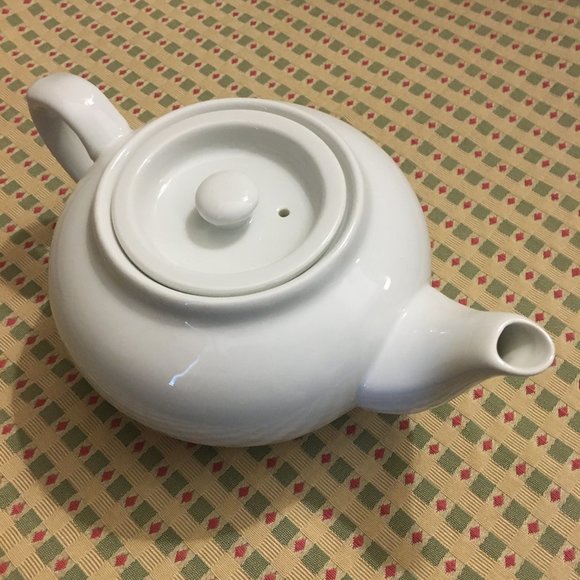 Contemporary White Tea Pot with Cups and Saucers - Picture 2 of 10